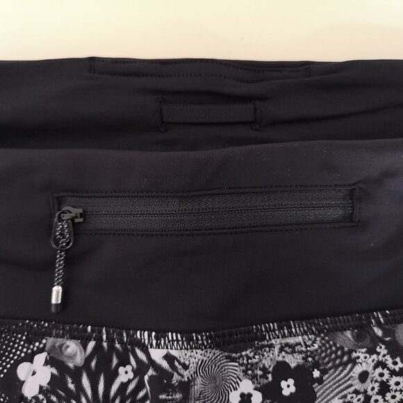 NWT LULULEMON SEAWHEEZE Black White Floral Print Lined Speed Shorts 6 *SE - Picture 5 of 8